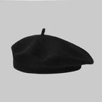 BERET_NOIR_FEMME_en_d_monstration