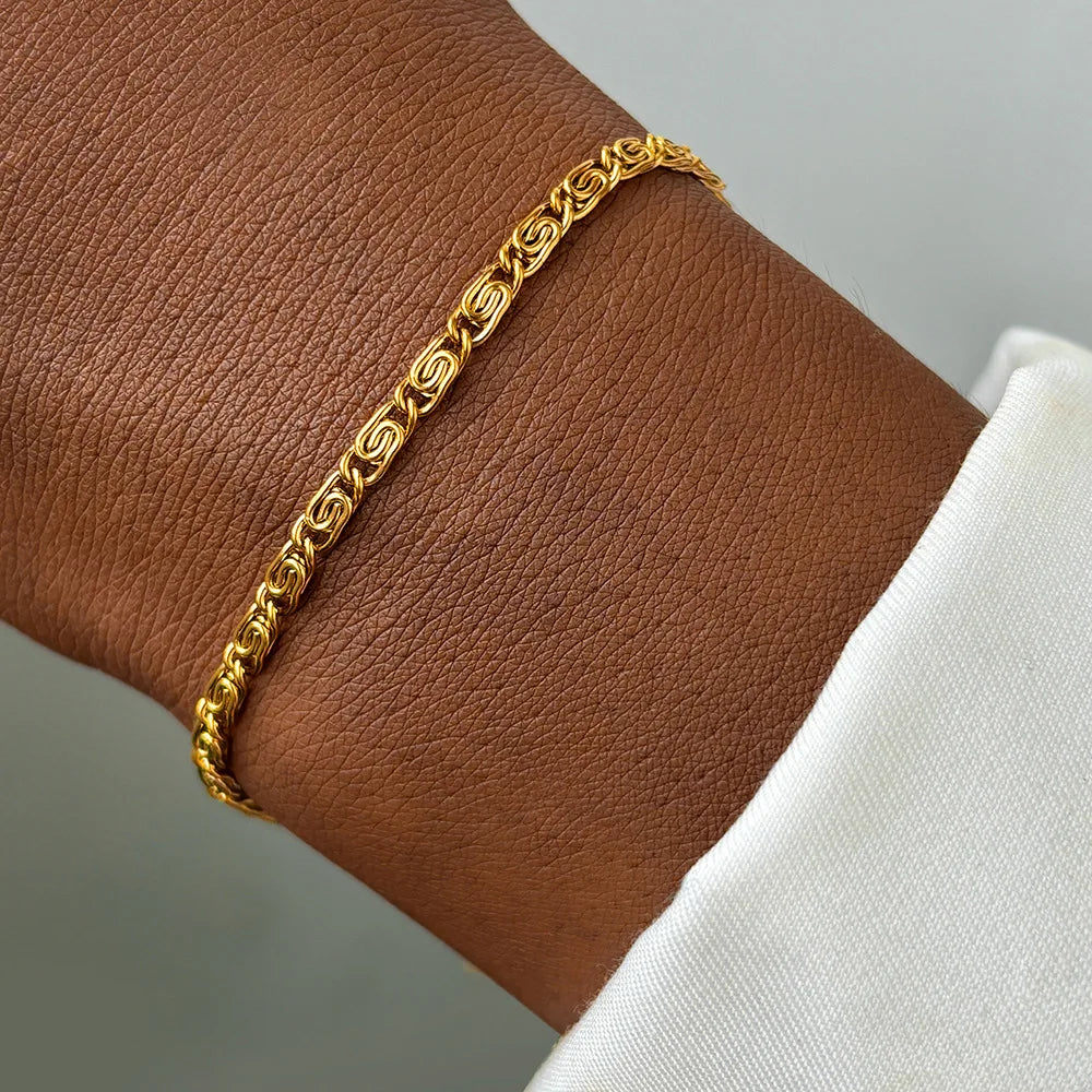 Bracelet_en_or_motif_discret