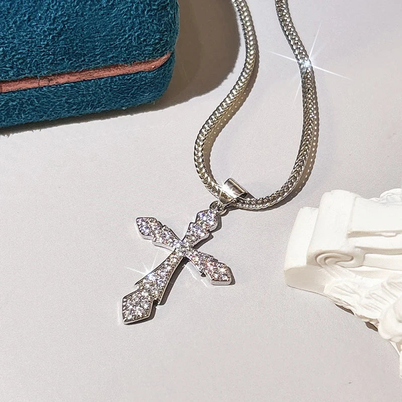 Collier_argent_diamant_croix_femme_3
