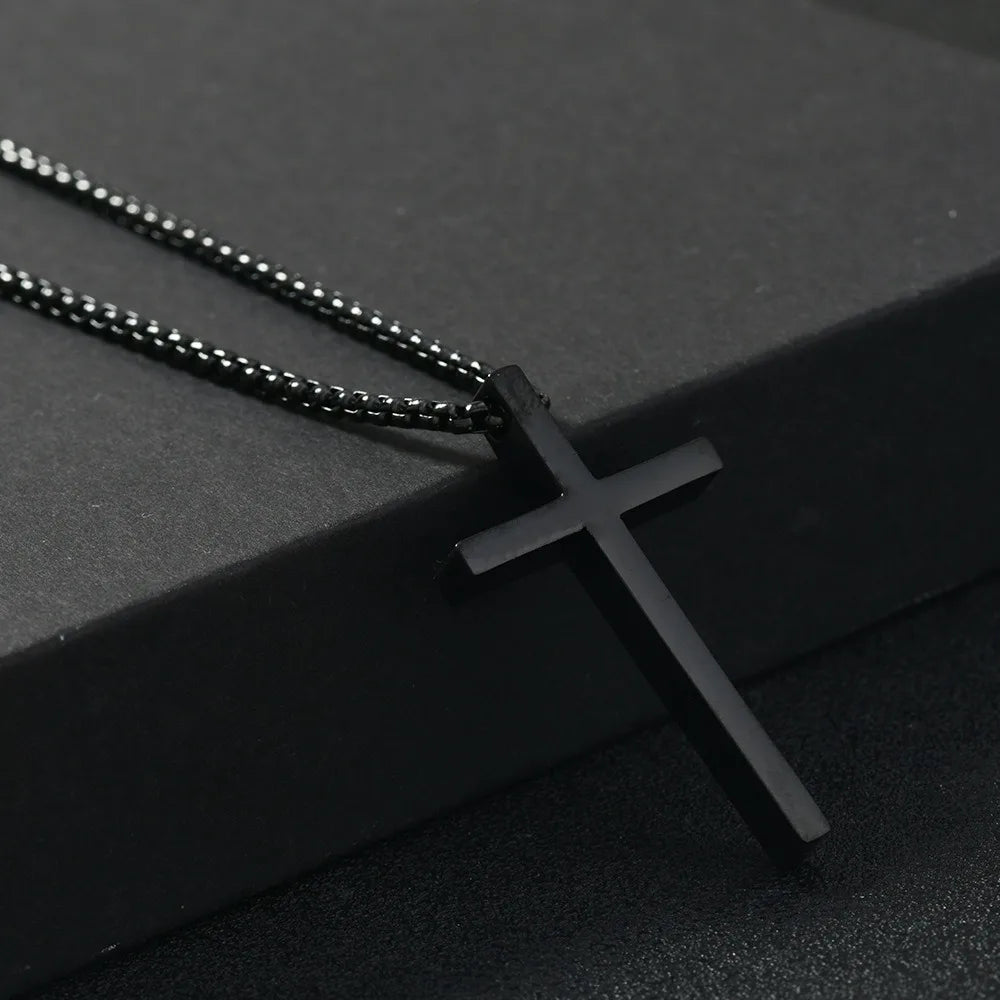 Collier_argent_noir_croix_pendentif_raffinement_4