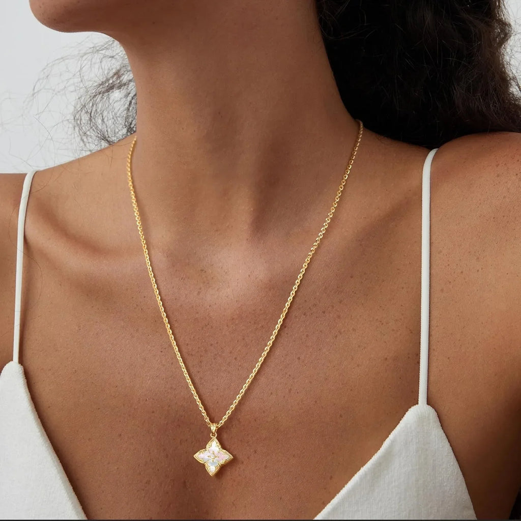 Collier_femme_or_blanc_nacr