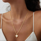 Collier_femme_or_blanc_nacr
