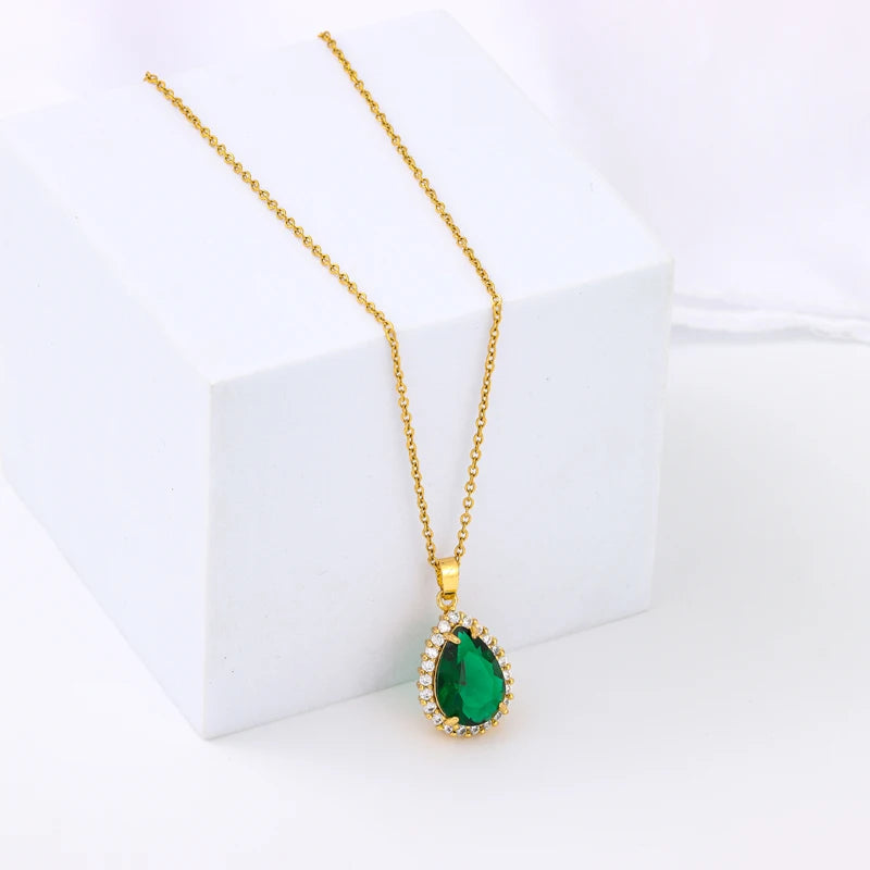 Collier_femme_or_fin_avec_pendentif_vert_passion_4