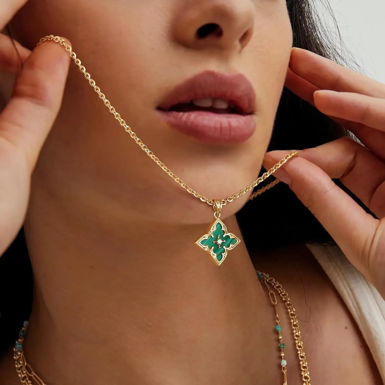 Collier_femme_or_vert_emeraude