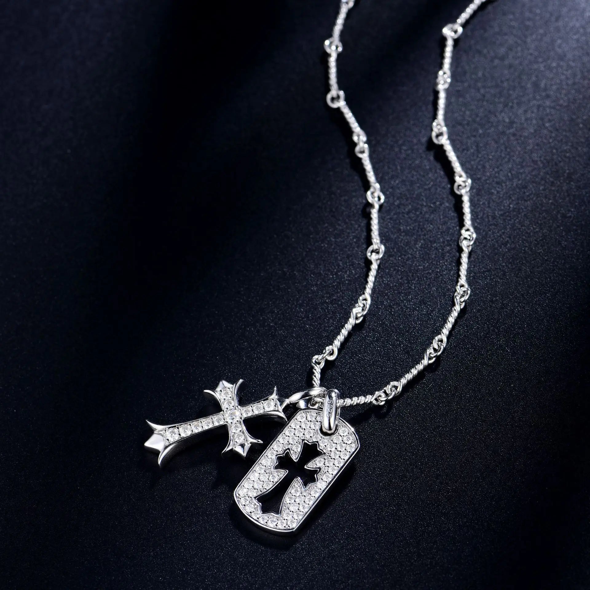 Collier_or_blanc_croix_pendentif