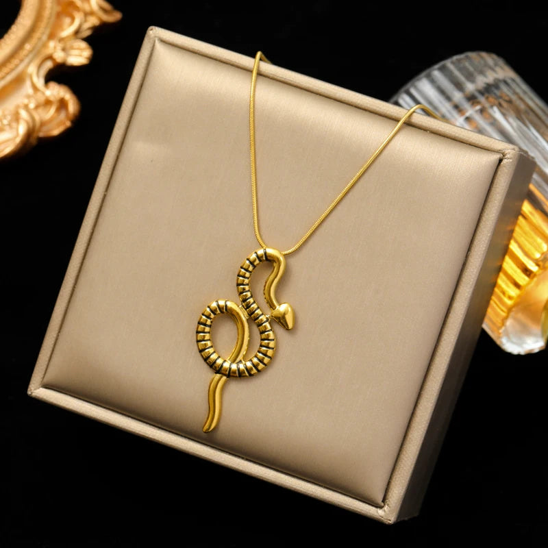 Collier_or_serpent_femme_l_gant_fantaisie_mod_le_2