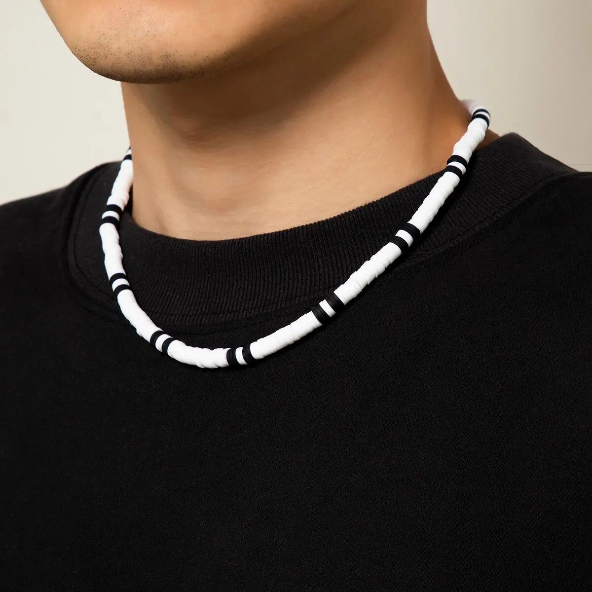 Collier_perle_blanche_noir_homme_style_3