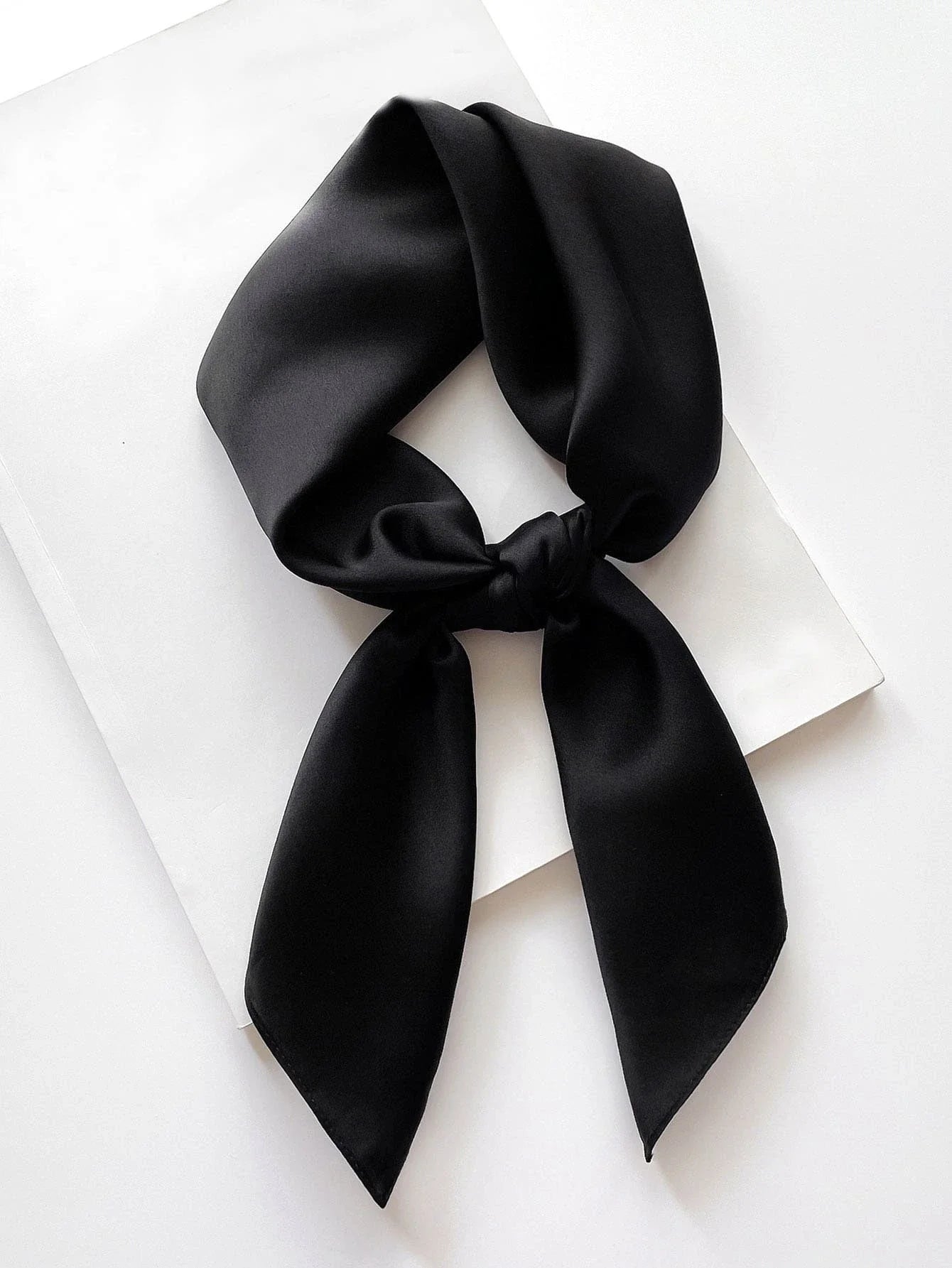 Foulard femme élégant et chic noir