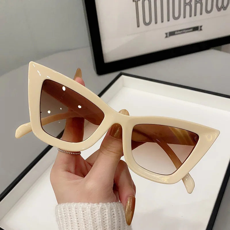 Lunette_de_soleil_femme_glamour_blanche
