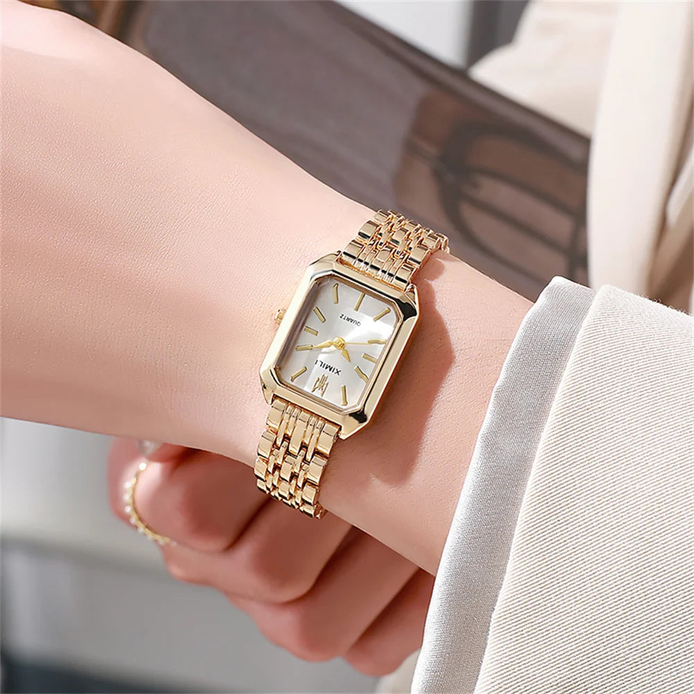 Montre_femme_carré_or_fond_blanc