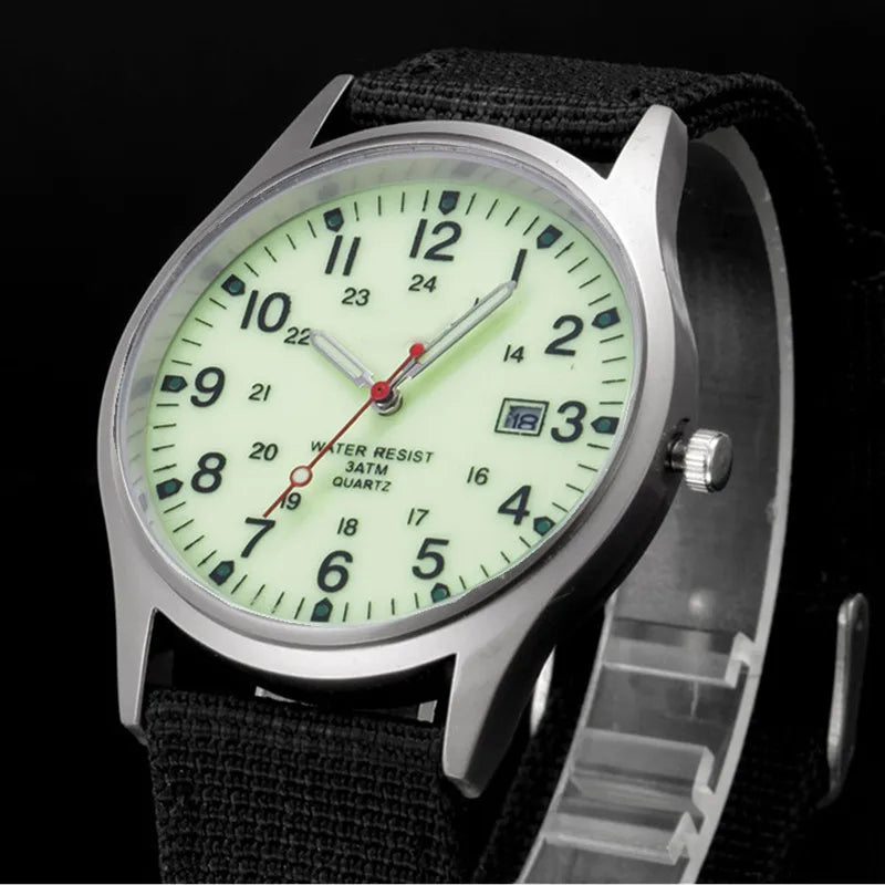 Montre_homme_allure_noir_fond_fluorescent
