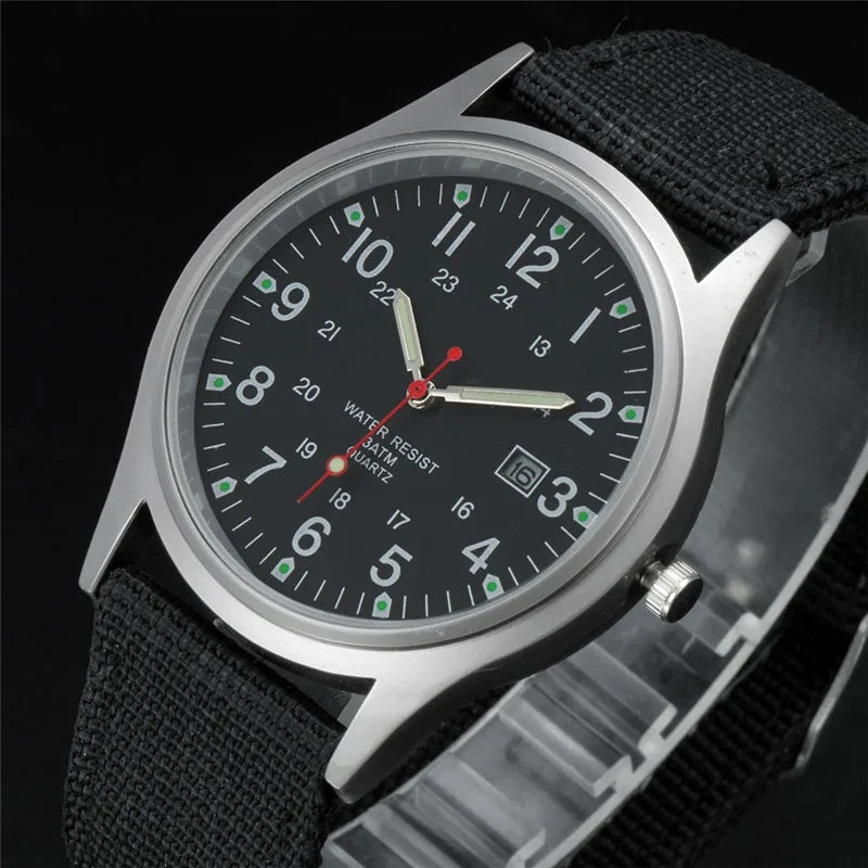 Montre_homme_allure_noir_fond_noir_1