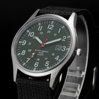 Montre_homme_allure_noir_fond_vert