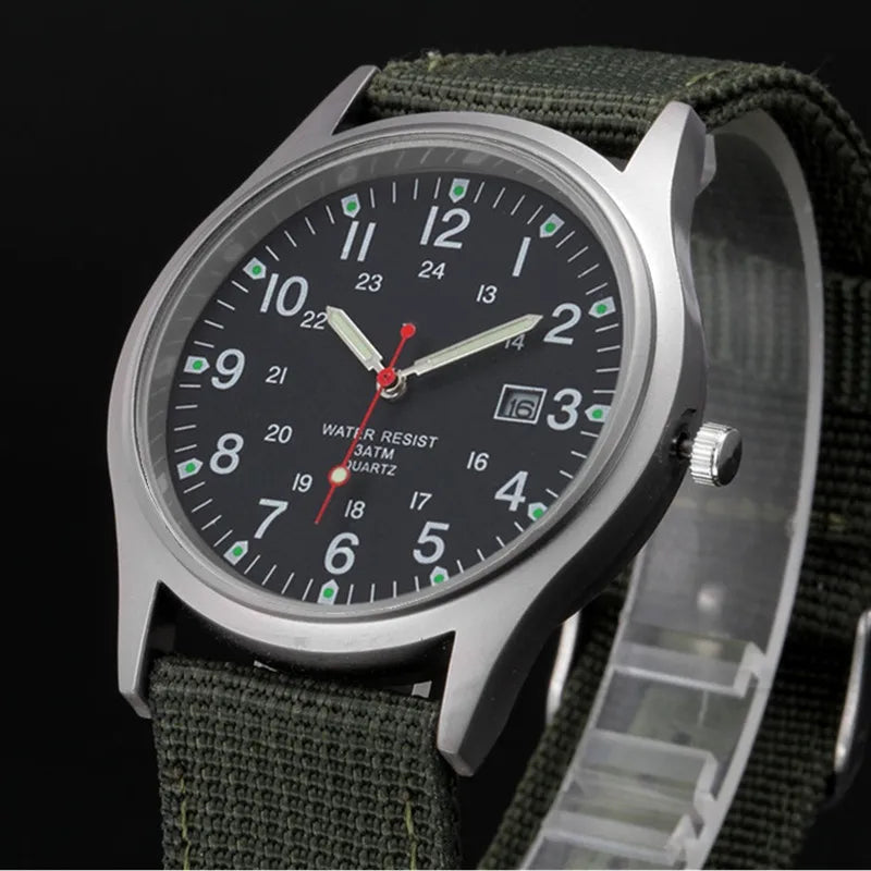Montre_homme_allure_vert_fond_noir