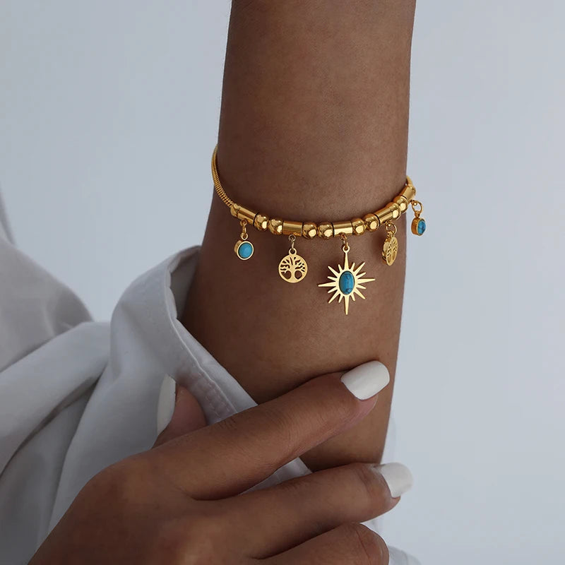 bracelet_or_fantaisie_en_entier_sur_bras