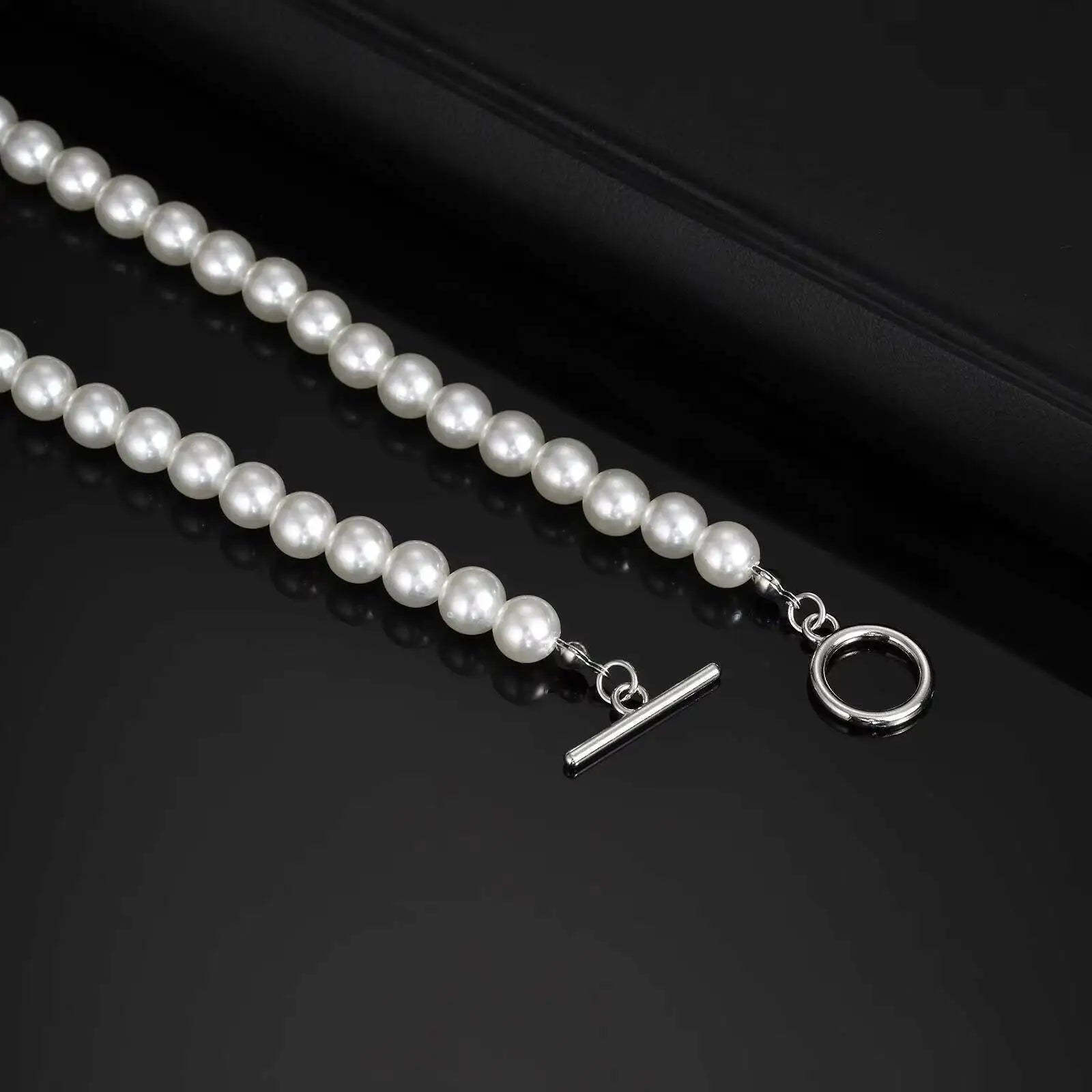 collier homme perles blanches élégant